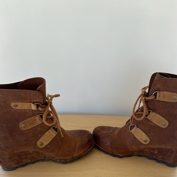 Never Worn Sorel Joan of Arctic Wedge Weather Boots - Picture 12 of 12